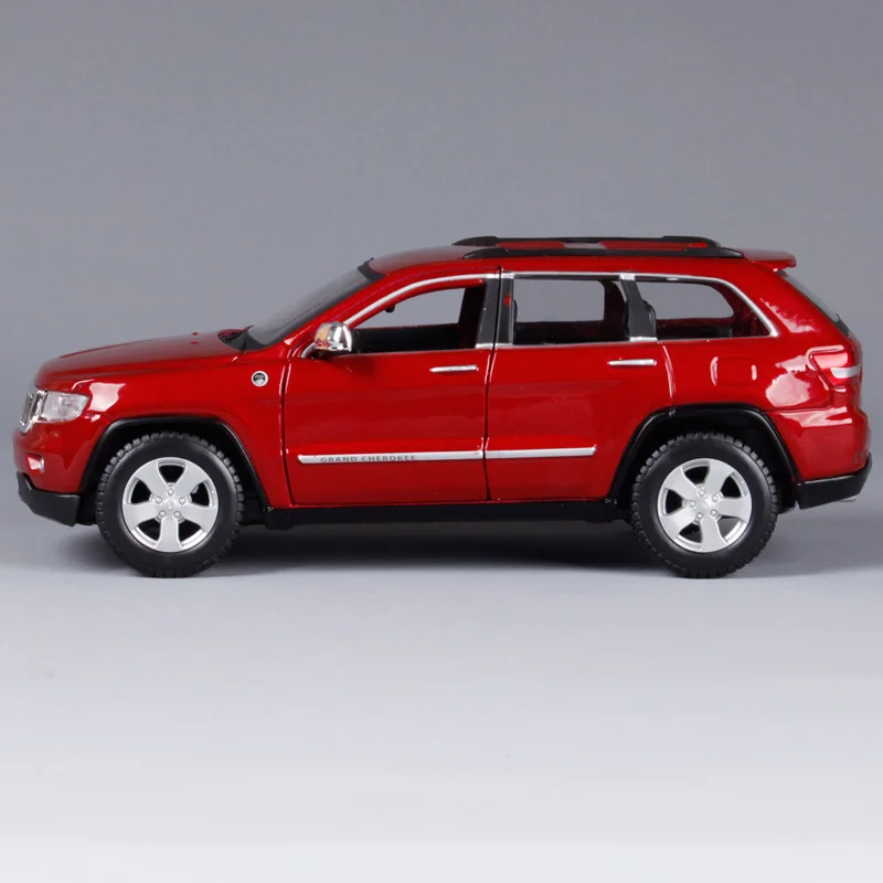 Maisto 1:24 Jeep Grand Cherokee SUV литая модель автомобиля игрушка Новинка в коробке 31205