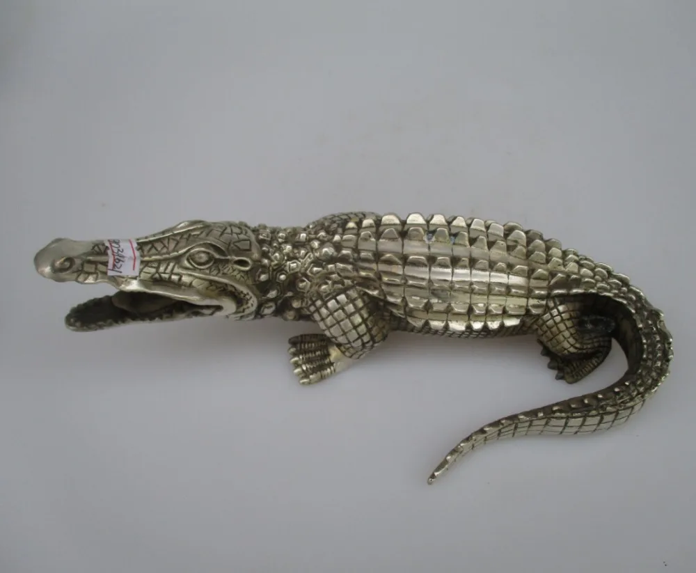 

Antique antiques Collectible Decorated Old Handwork Tibet Silver Carved Crocodile Statue/ Animals sculpture