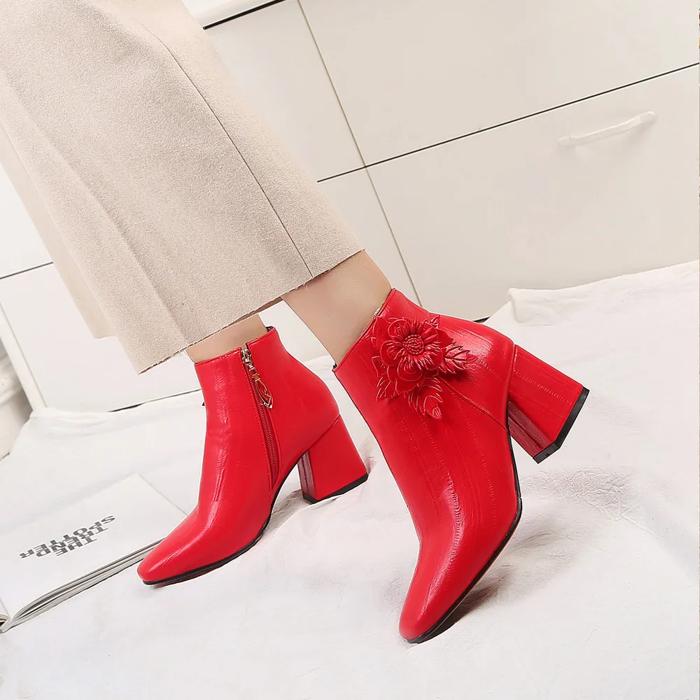 

Vogue Women Boots Retro Flowers Leather Ankle Boots For Women Zipper Square Heel Red Casual Women Shoes Botines Mujer