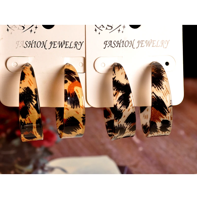 

2019 New fashion women jewelry wholesale girls birthday party (C) shape leopard print beautiful earrings free shipping