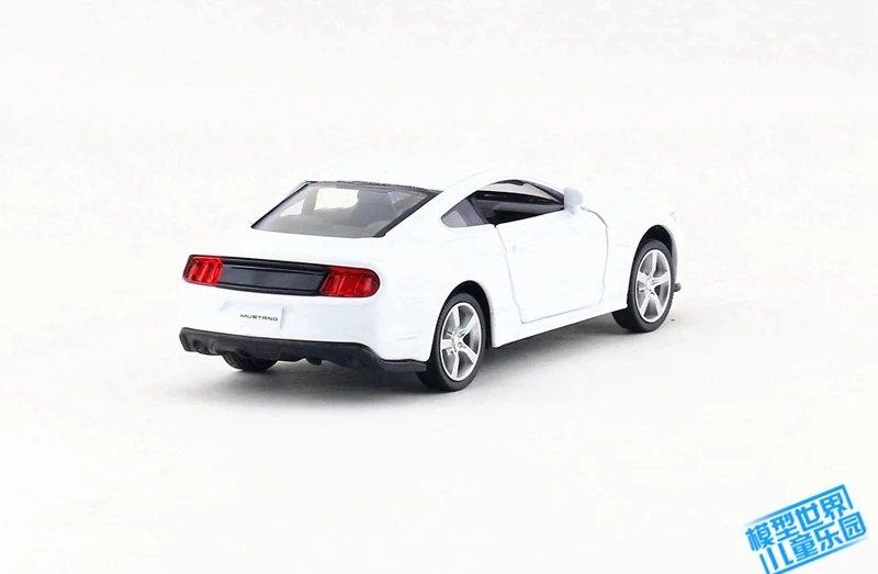 UNI 1/36 масштабные игрушки для автомобиля, США Ford Mustang GT литая под давлением металлическая модель автомобиля для подарка/детей/коллекции