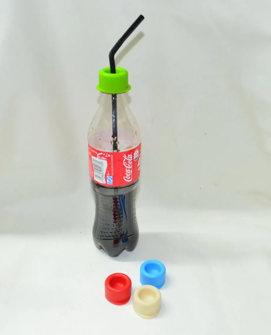 

Food grade Silicone lids for soft drink bottle without straw,Eco-friendly lids for drinking bottles with straw hole plumyl