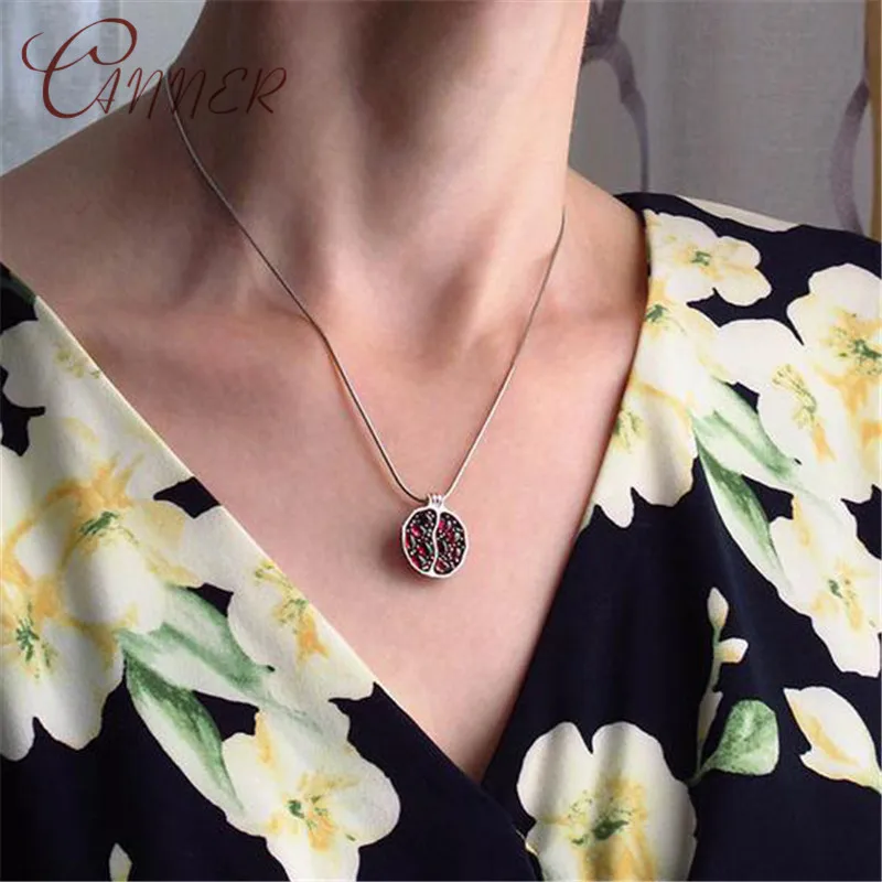 

Vintage Boho Clavicle Round Garnet Stone Pendant Necklace Women Chain Collares Fashion Daily Jewelry Fruit Choker Necklace Gifts