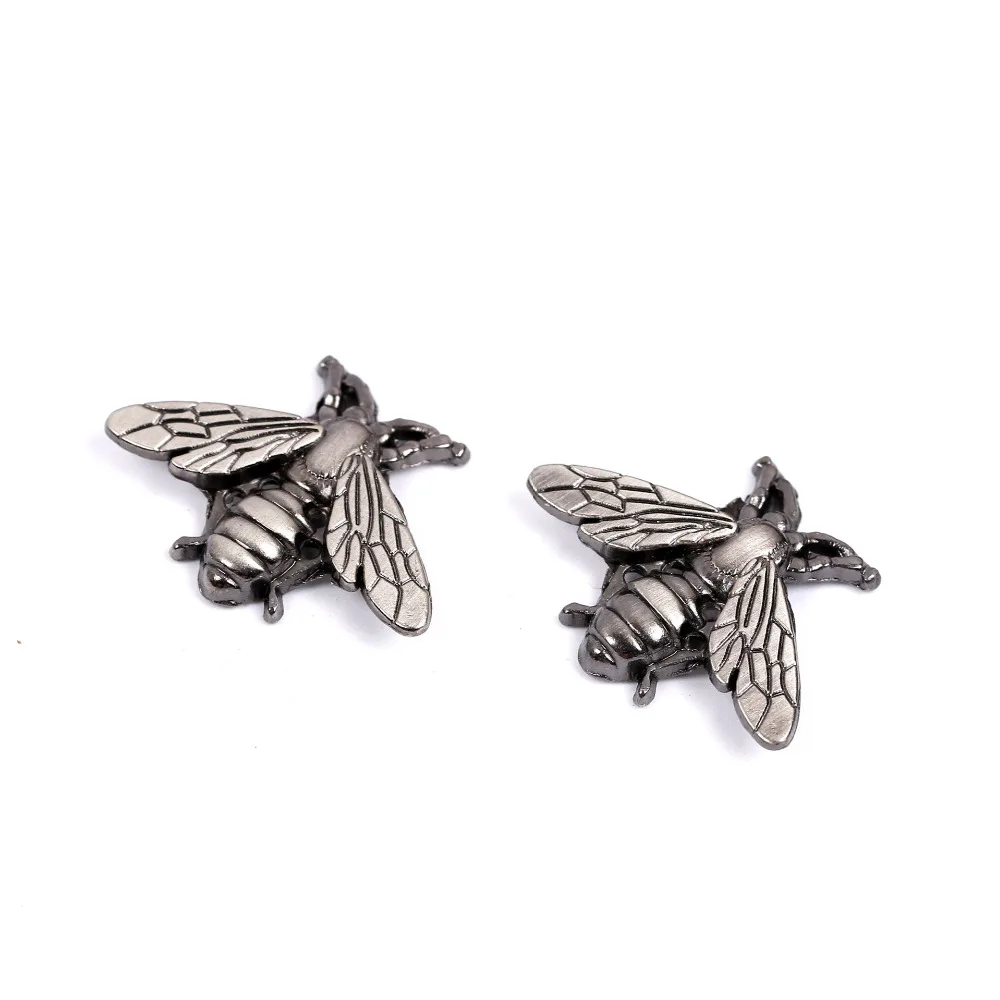

1 Pcs Fashion Cute Cartoon Retro Little Bee Brooch Ancient Silver Gold Color Retro Mini Bee Animal Brooch As Gift Jewelry P490