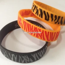 Модные Для мужчин Для женщин Deboss браслет пользовательские, текст дизайн выгравировать дешевый подарок Напульсники, 500 шт