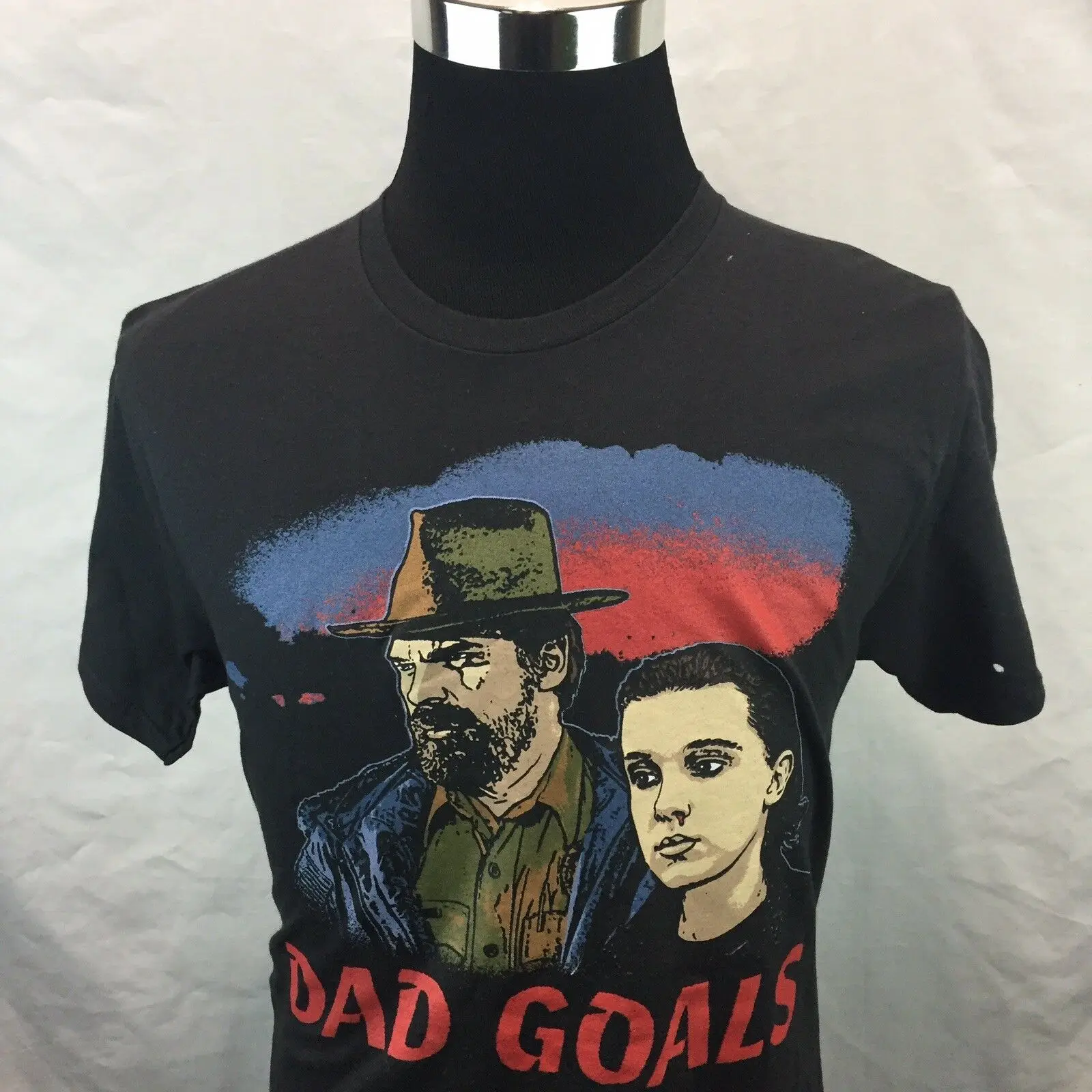 

STRANGER THINGS Eleven Chief Hopper DAD GOALS T-Shirt Netflix NEW Sz Medium High Quality Men T Shirts top tee
