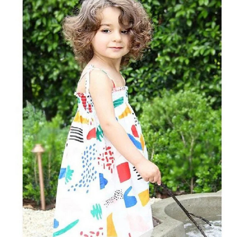

Retail 2018 girls summer dress children fashion cartoon graffiti dress well Bebes family party dress BD250