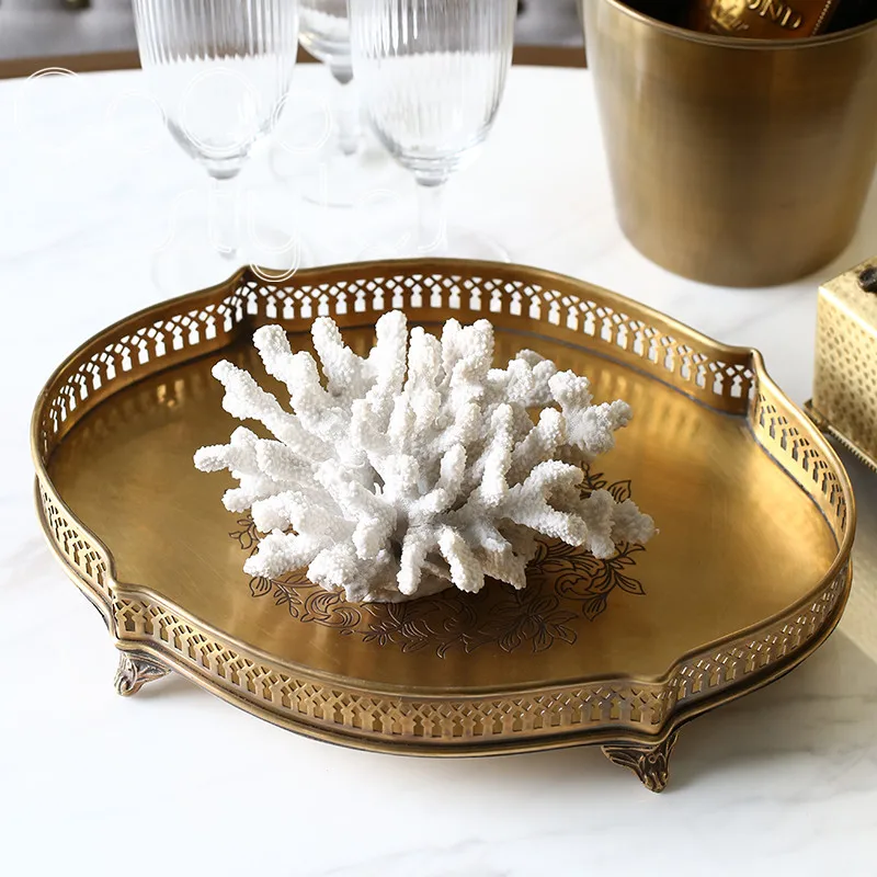 

Cocostyles romantic luxury design gold hand-made brass tray party tray with engravingcraft for home wedding decoration