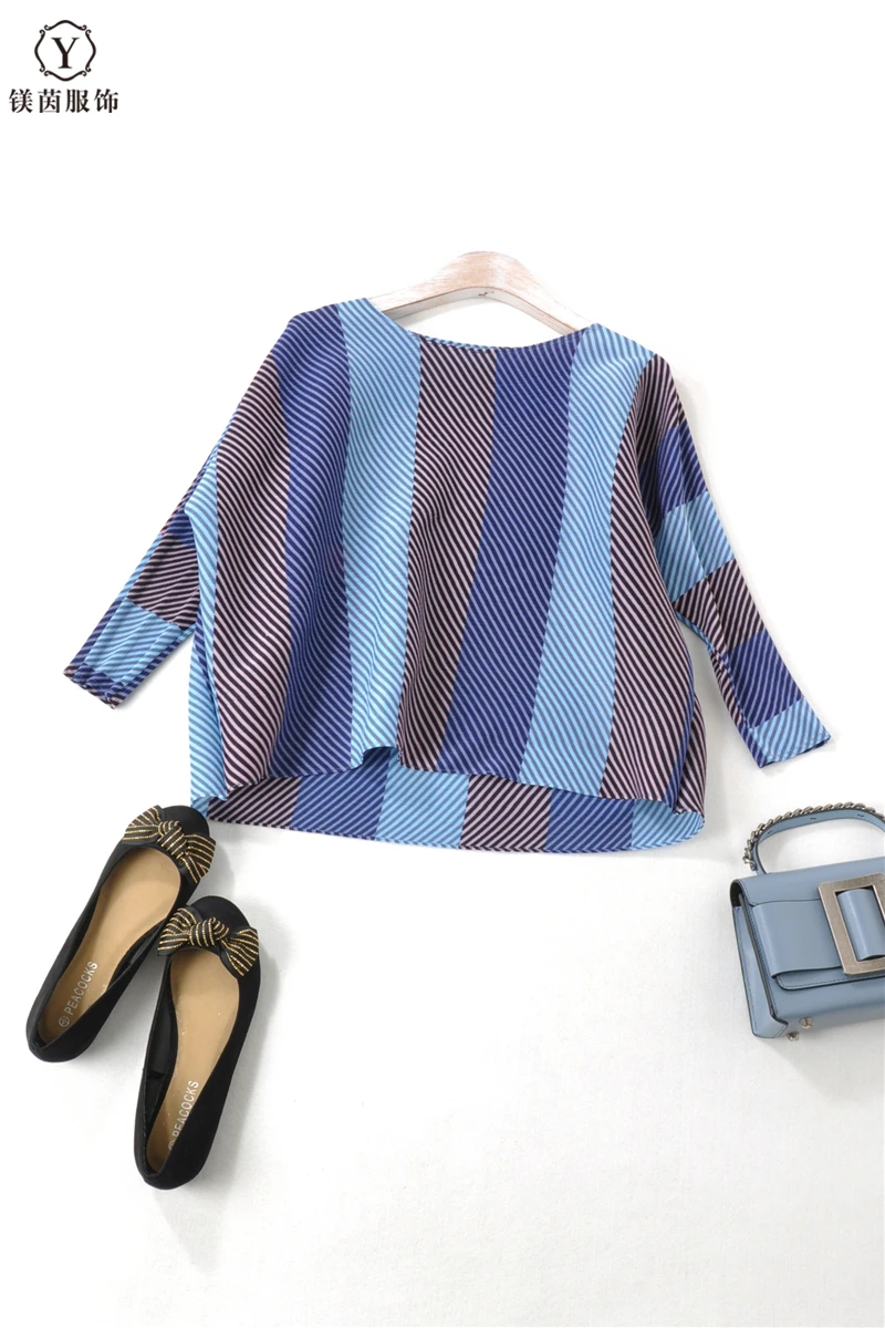 Fashionable Slender Wide Stripe Colour Matching