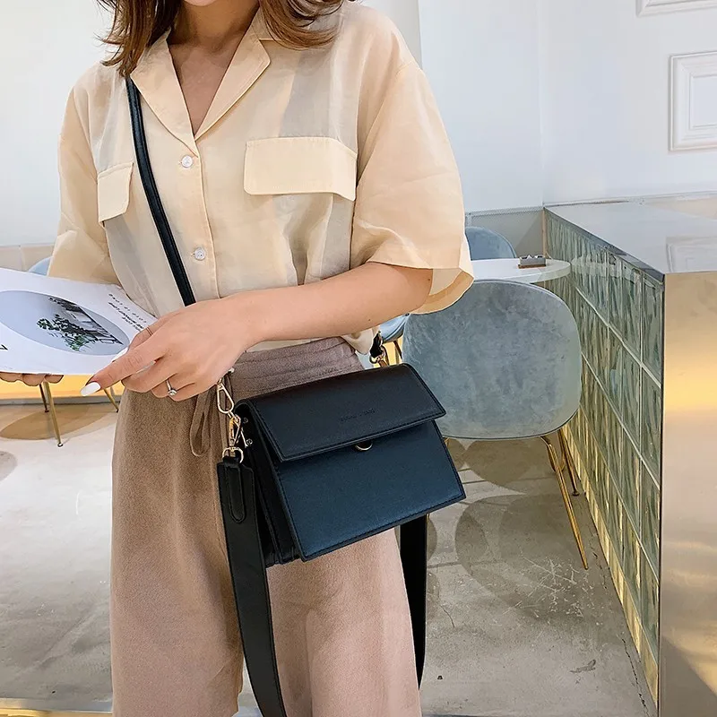 

Fashion England Style Crossbody Bags For Women 2019 Luxury Handbags Women Bags Designer Wide Strap Female Shoulder Messenger Bag