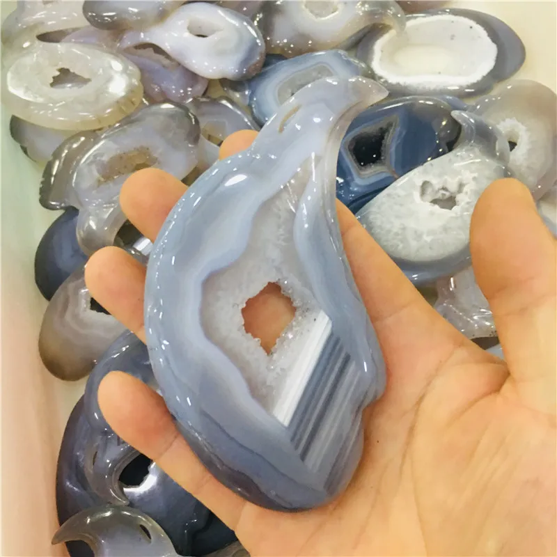 

1pcs Natural Agate moon CRYSTAL Crescent Half Moon agate geode Carved CRYSTAL Sculpture stones Reiki GIFT