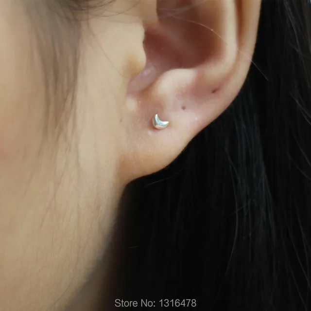 The New Small Stud Earrings 2mm 4mm Crescent 925 Tremella The New Small Stud Earrings 2mm 4mm Crescent 925 Tremella Nailed Ear Bones