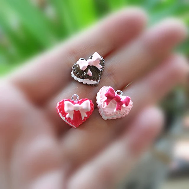 For DIY Phone Decoration 18pcs 16*13mm Resin Charms Necklace Heart Cake Pendant With Bow On It
