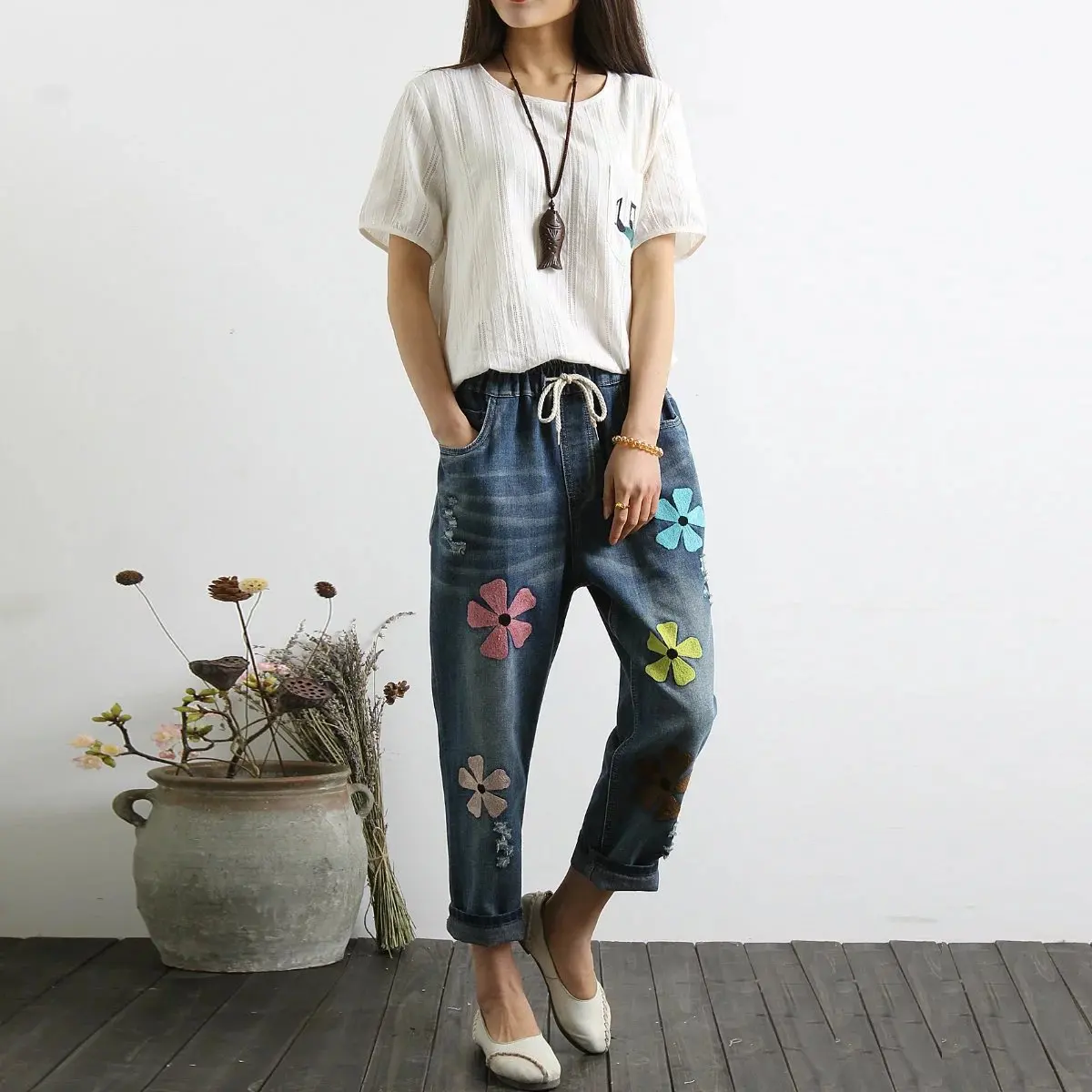 Summer New Female Line Sen Hole Letter Embroidered Flowers Loose Nine Points Jeans Trousers Women