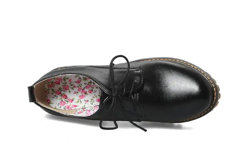 Женская обувь на плоской подошве; Новинка; Туфли-оксфорды в британском стиле; Женская Весенняя повседневная обувь из мягкой кожи; женская обувь на плоской платформе со шнуровкой в стиле ретро; L155