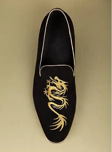 Новинка; стильные мужские туфли ручной работы из нубука с роскошной вышивкой; вечерние и свадебные мужские лоферы - Цвет: Черный