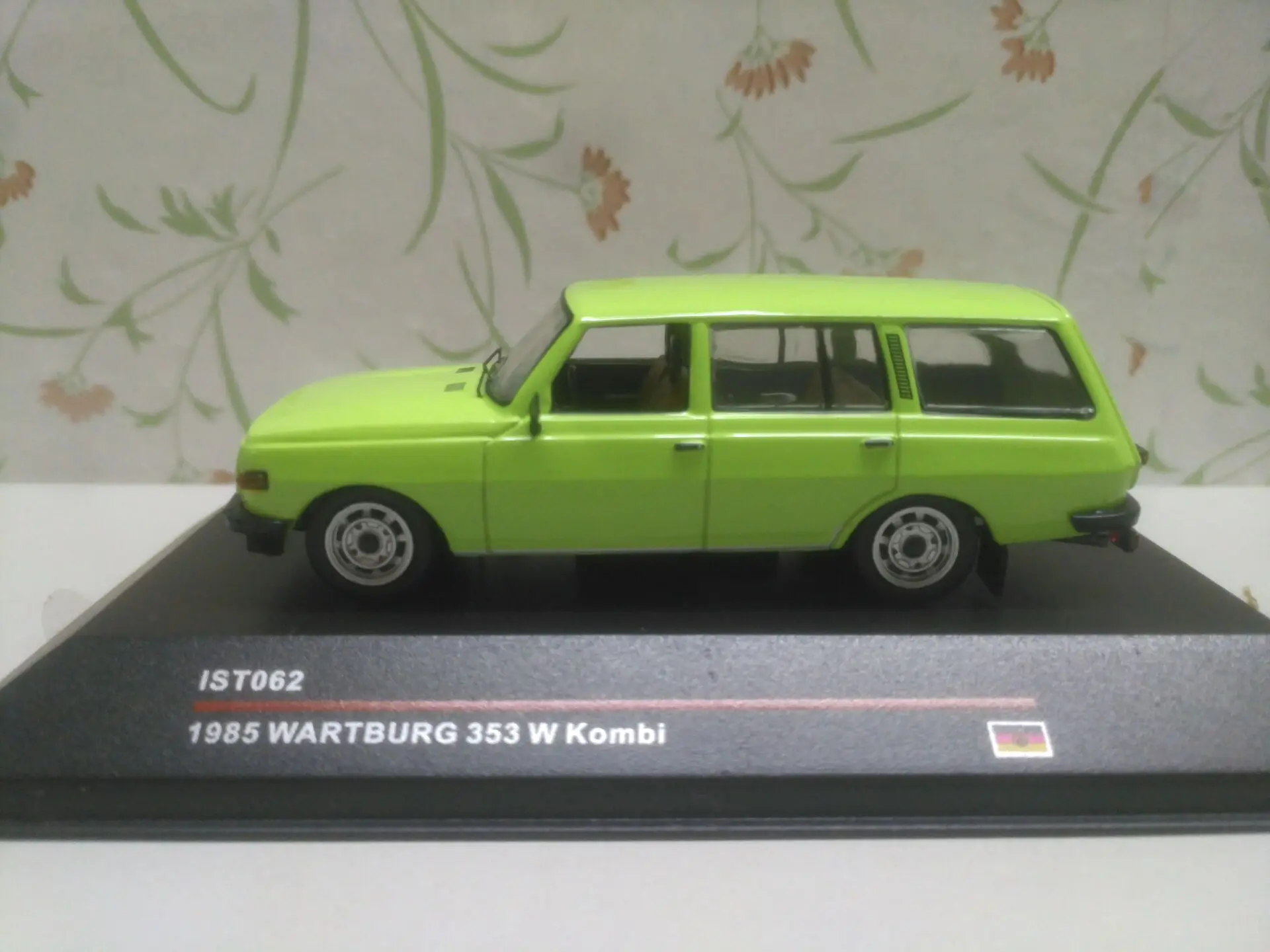 Ist model 1:43 wartchen 353 W KOMBI модель из металлического сплава автомобиля игрушки для детей