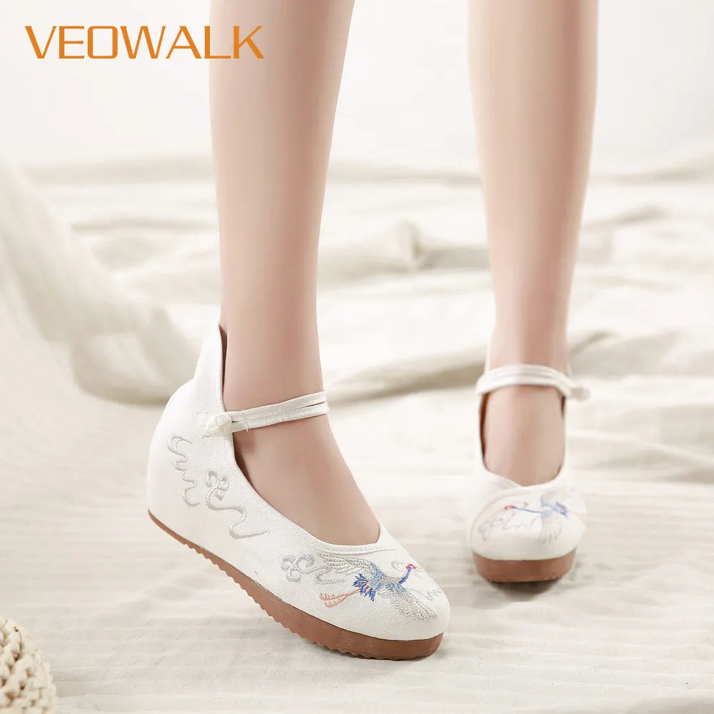 

Veowalk Crane Embroidered Women Canvas Flat Platforms Retro Ladies Casual Ankle Strap Cotton Old Beijing Shoes Hanfu Shoes