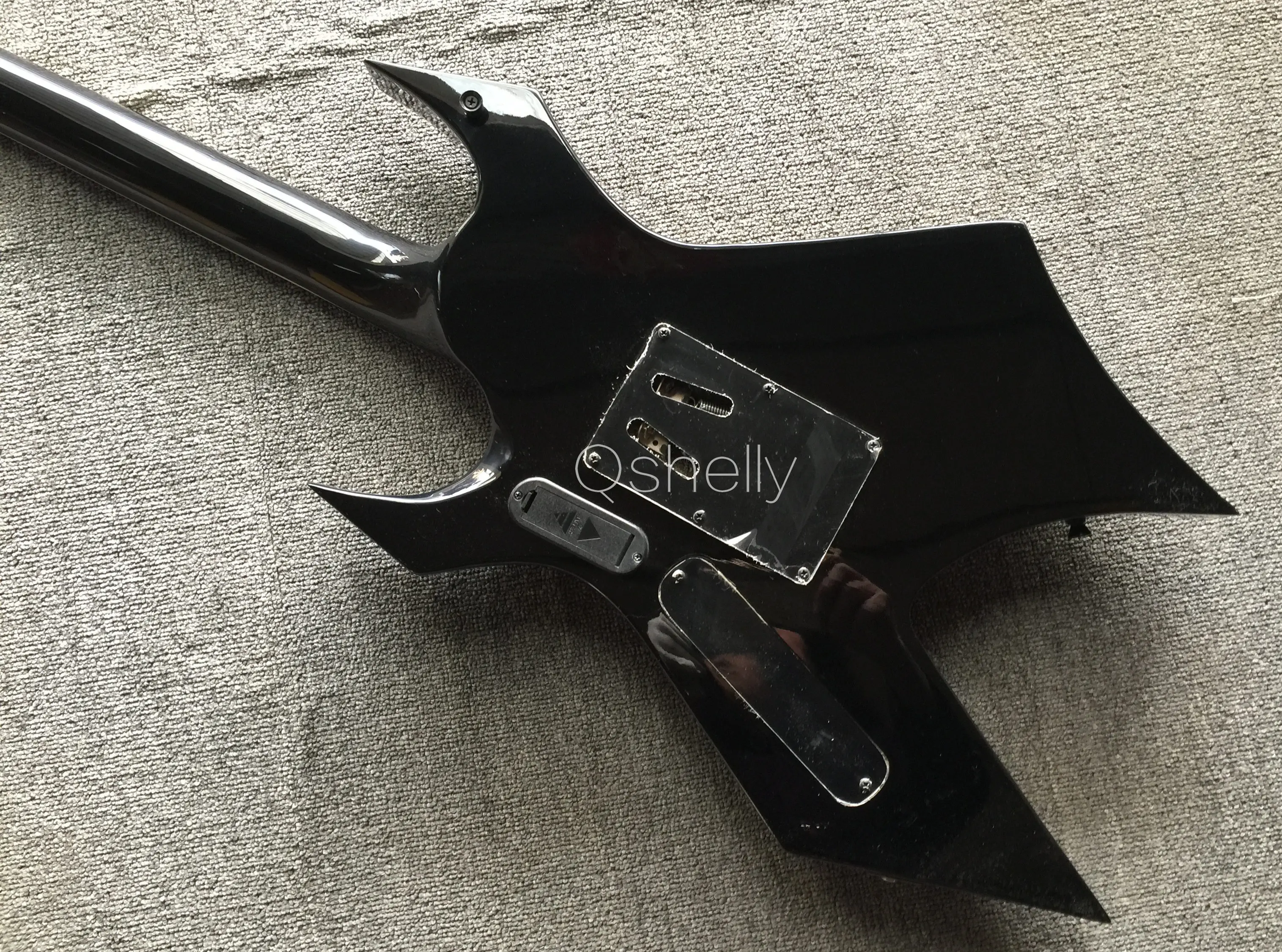 Высококачественная электрическая гитара QShelly изготовленная на заказ с черным