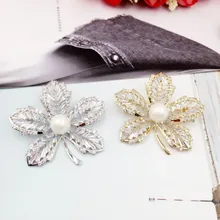 New Romantic Maple Leaf Brooches for Women Men Fashion Zircon Simulated Pearl Flower Brooch Pins Wedding Jewelry Sweater Clothes