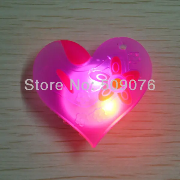 

Free shipping 90pcs/lot 3pcs light soft rubber led flash Badge led breast pin with love heart for pink wedding decorations