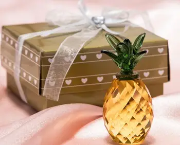 

50pcs Crystal Pineapple Glass Figure Ornament Wedding Favors Pineapple Shape in Gift Box Party Gift Home Decoration