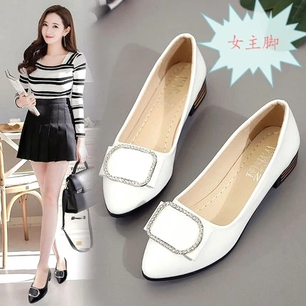 

Flat bottom shallow leather shoes female spring 2019 new pointed single shoes wild thick with chic female shoes tide