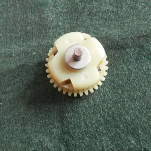 GOVERNOR GEAR ROBIN EX17-21 2