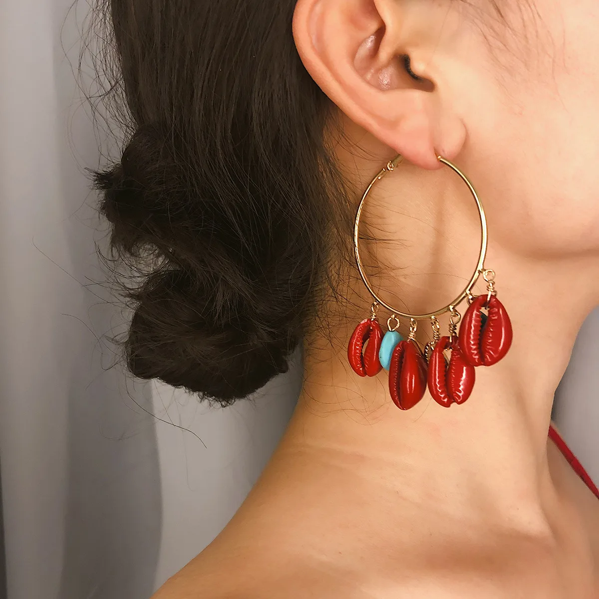 

Alloy Red Shells Dangle Earrings for Women Gold Color 2019 Fashion Jewelry Circle Earring Female Girls Gift New Hot