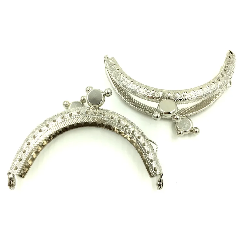 

30Pcs Wholesale Silver Tone Mouse Head DIY Purse Bag Metal Arc Frame Kiss Clasps Lock Clutch Handbag Handle Findings 86x62mm