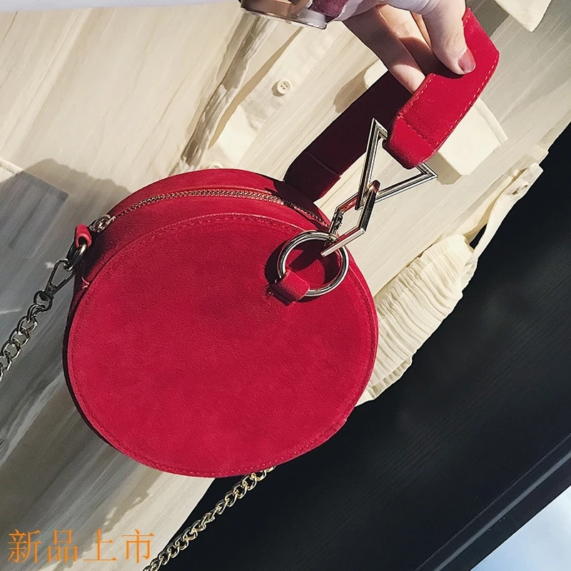 

Bag female new tide chain small round bag handcuffs round female bag simple wild shoulder slung