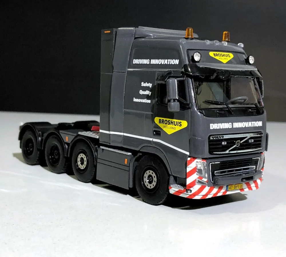 WSI 1:50 VOLVO FH3 Globetrotter XXL 8*2 тег оси для трактора, прицепа, грузовика литая игрушка модель для коллекции, украшения, подарок