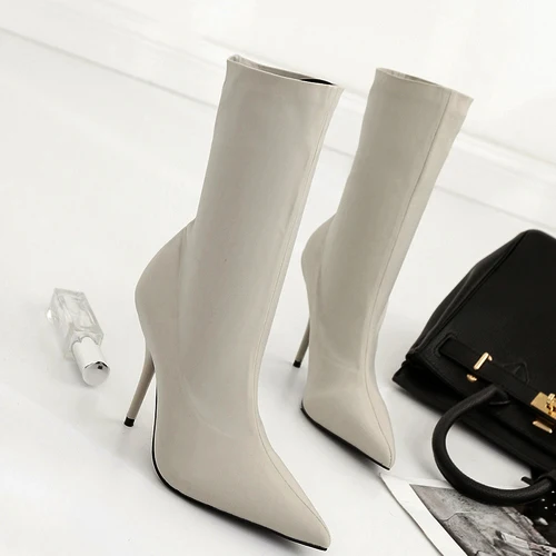 Aneikeh 2018 Short Section Fashionable Women Shoes Senior