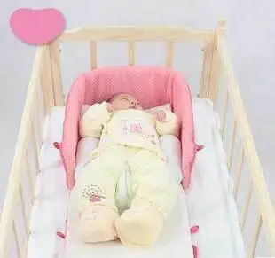 2014 portable bed. Foldable baby crib. Crib with a pillow. Cotton. Free shipping