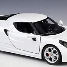 Welly 1:24 Alfa Romeo 4C литая под давлением Модель гоночного автомобиля в коробке