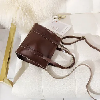 

Spring and summer new tide women's bag solid color handbag Hong Kong style retro oil leather shoulder bag simple atmospheri
