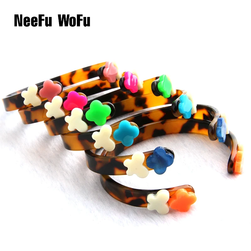 

NeeFuWoFu Clover Leopard Tiger Resin Bracelets Bangles Woman Open Gradient Manual National Wind Charm Jewelry Gift
