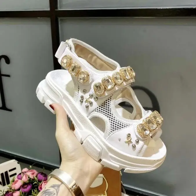 

Chic Flat Sandals Shoes Women Crystal Flats Casual Sandals Hook Loop Novelty Flat Heels Back Strap Ladies Shoes Chausure sneaker