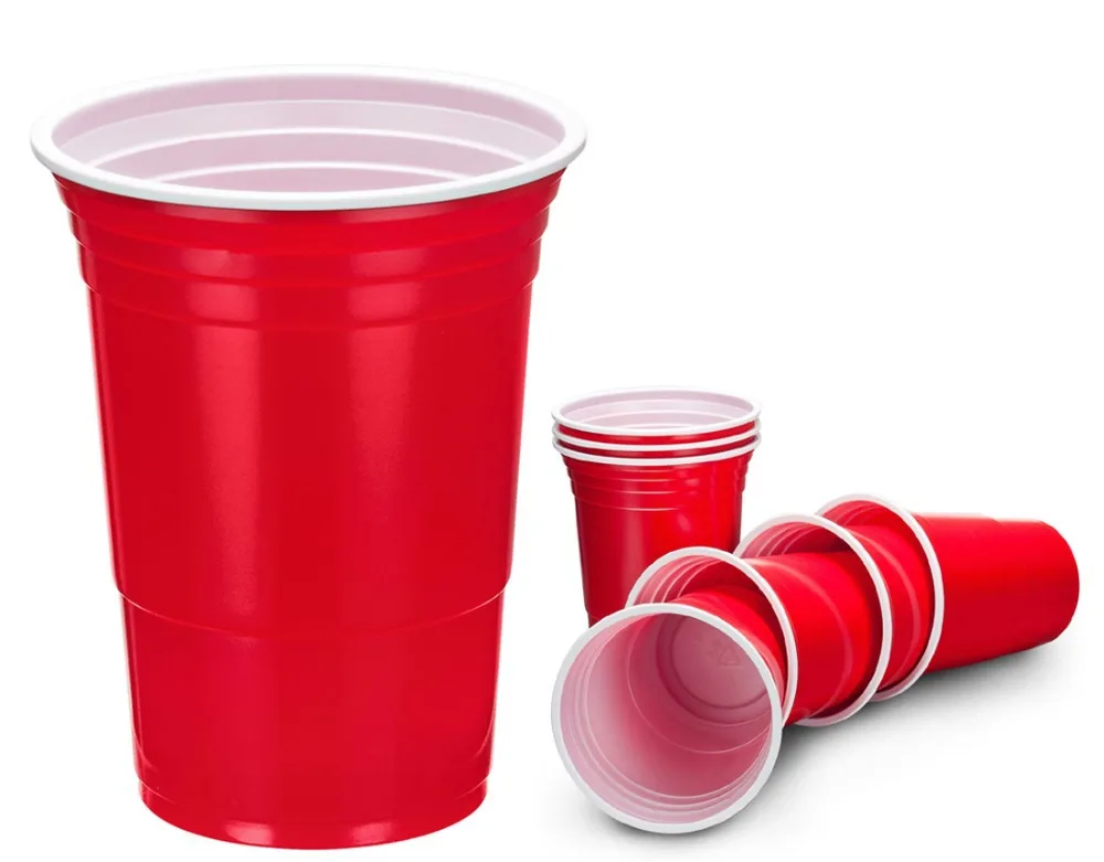 американские красные стаканчики для вечеринки. пластмассовый стакан. пластиковые стопки. цветные стаканчики. пластиковой стаканчик.