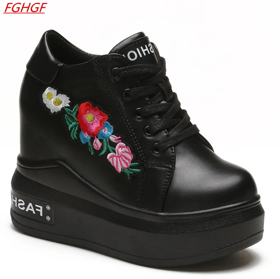 

2018 New Designer ladies Wedges White Shoes Female Platform Sneakers Women Tenis Feminino Casual Shoes Woman High Heels10cm