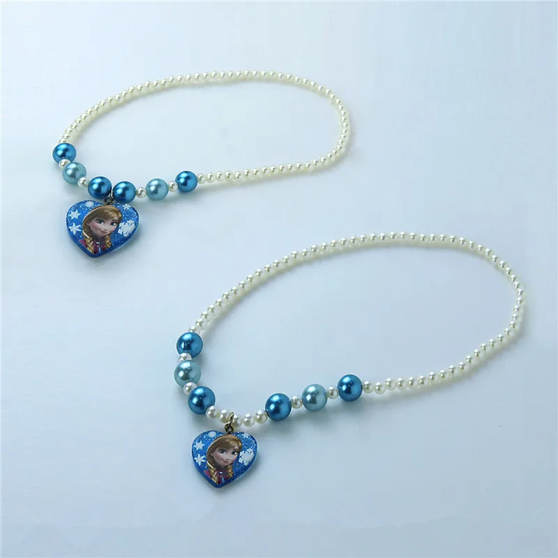1PCS-Princess-Anna-Elsa-Pendant-Necklaces-Heart-shaped-Girls-Kids-Fashion-Jewelry-Cosplay-Character-Accessories-Birthday (5)