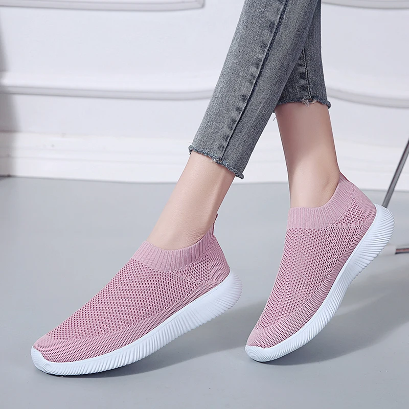 

Slip On Sneakers Women Running Shoes Breathable Mesh Sock Shoes Ultra Light Loafers Fitness Outdoor Sport Shoes Laides Trainers