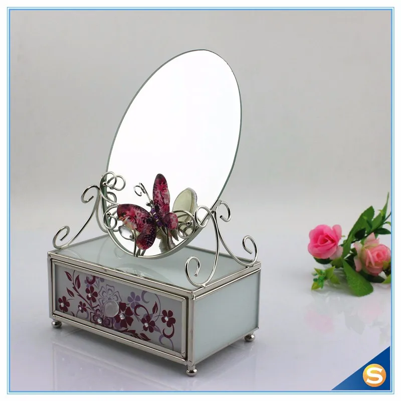 Glass jewelry box (1)