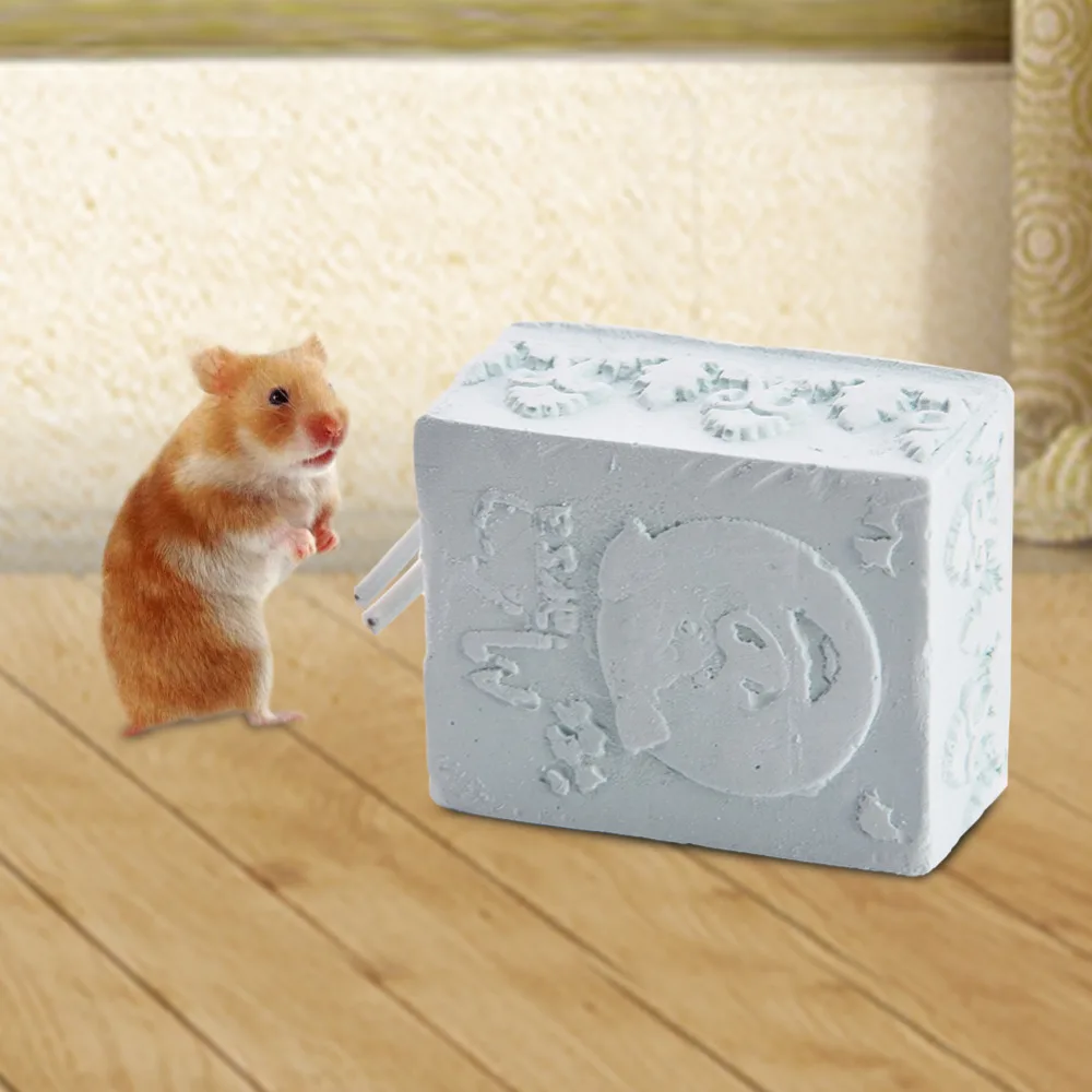 

minerals Pig-shaped Pet Chew Toy Grinding stone for small pets Hamster squirrel Guinea pig Chinchilla ferret rabbit molar toys