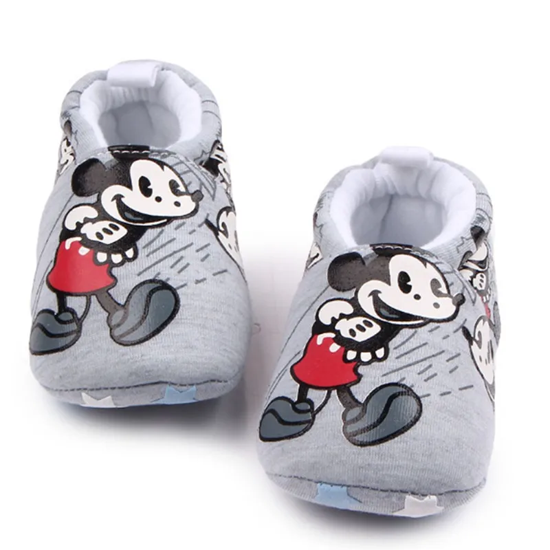Милые детские тапочки с Микки и Минни; удобная обувь для новорожденных; домашняя обувь с мягкой подошвой для мальчиков и девочек