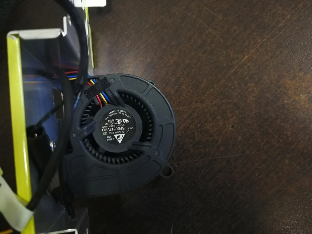 Delta bfb0512vhd 12v 0.28a 3 линии червячного шестерни проектор вентилятор bub0512vhd-9f1a |