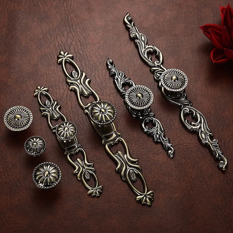Vintage Furniture Handle Drawer Pulls Antique Door Knobs and Handles for Kitchen Cabinets Cupboard Closet Wardrobes Home Decor