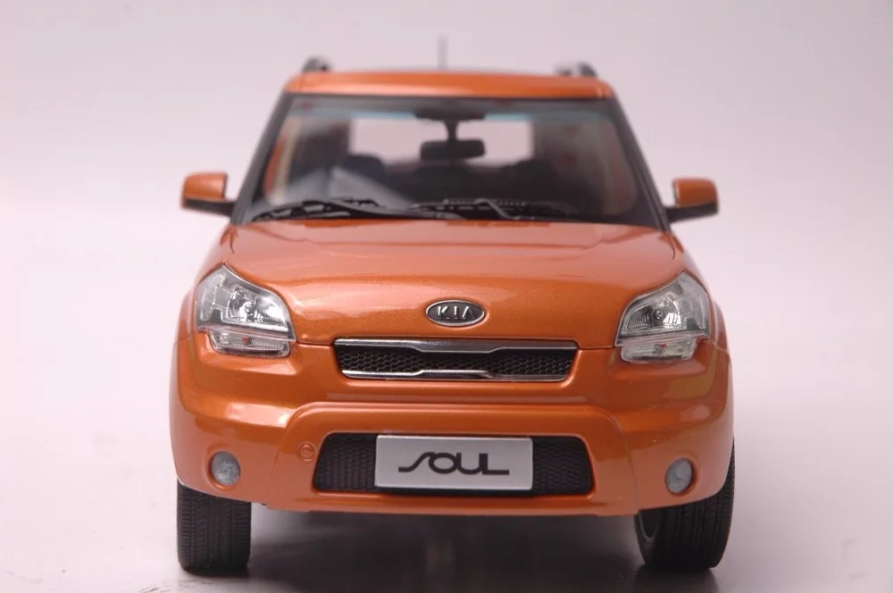 1:18 литая под давлением модель для Kia Soul оранжевый город внедорожник сплав игрушка автомобиль миниатюрная коллекция подарки