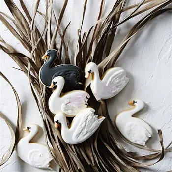 

1 PC Beautiful Swan Fondant Cake Cutter Cake Decorating Tools Chocolate Cookie Cutter Sugarcraft mould Baking Pastry Tools