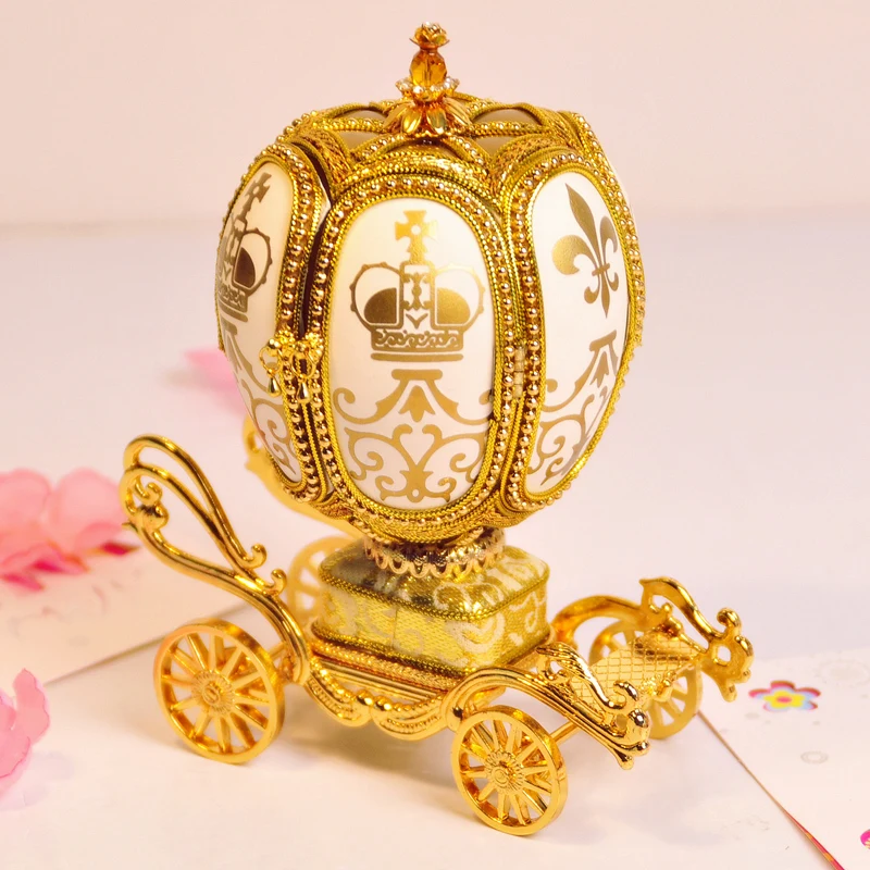 

Royal egg carving cutout carriage lovers music box i will always love you music box birthday gift wedding souvenir